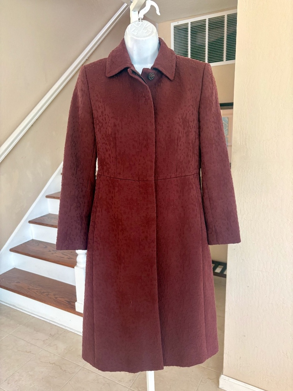 J Crew Burgundy Textured Fabric Classic Style Coat Lined Woman's Small